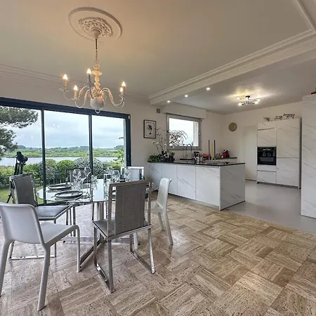 Maison Spacieuse Et Elegante Vue Sur L'etang De Lannenec A 600m Du Fort-bloque * 普洛埃默尔